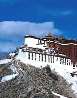 《西藏的月》缓缓流泻而出的音符